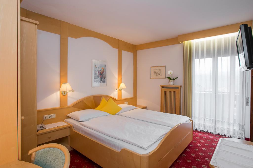 Hotel Alexandres อัปเปียโน ซุลลา สตราดา เดล วีโน ภายนอก รูปภาพ