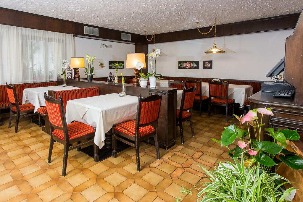 Hotel Alexandres อัปเปียโน ซุลลา สตราดา เดล วีโน ภายนอก รูปภาพ